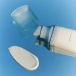 سرم ضد آفتاب سنتلا اصل کره برند اسکین 1004 بی رنگ با SPF 50 - Image 2