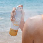 اسپری ضد آفتاب ایزدین SPF50 حجم 250 میل - Image 2