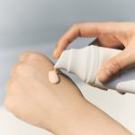 ضد آفتاب روشن کننده سنتلا SPF50 مدل TONE-UP حجم 50 میل - Image 3